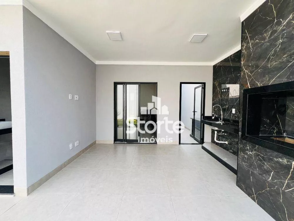 Casa à venda com 3 quartos, 135m² - Foto 1