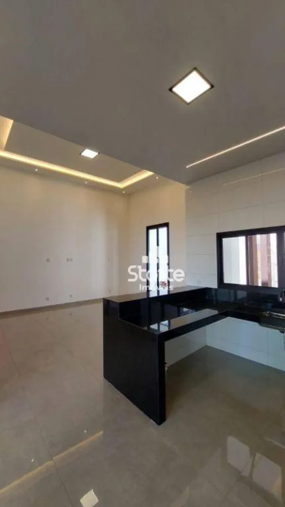Casa, 3 quartos, 180 m² - Foto 2