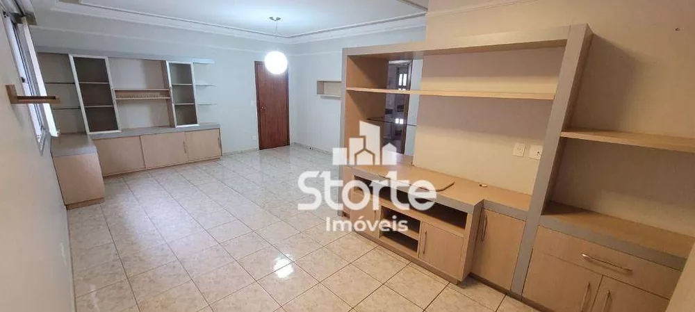 Apartamento à venda com 3 quartos, 115m² - Foto 1