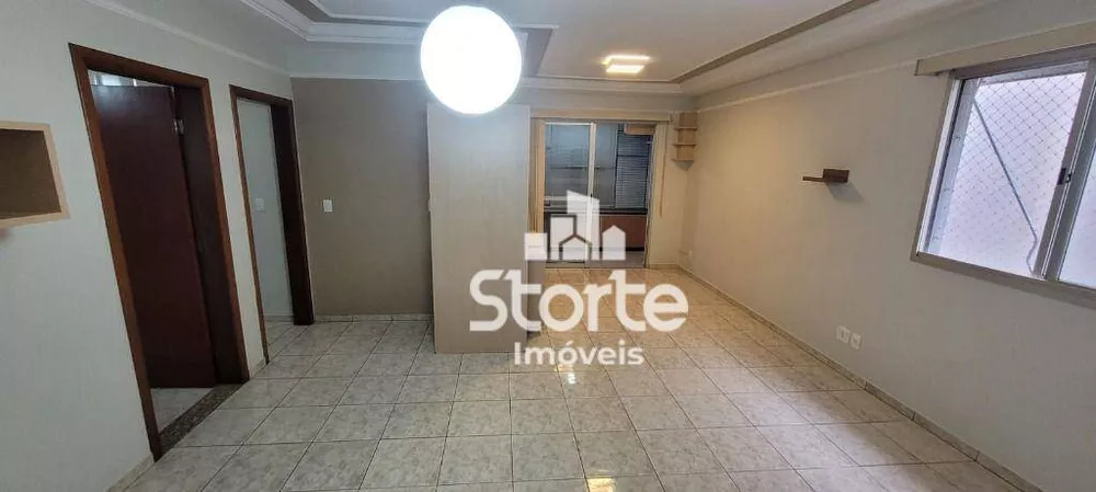 Apartamento à venda com 3 quartos, 115m² - Foto 2