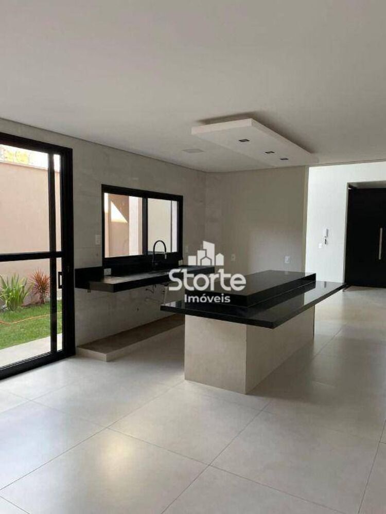 Casa, 3 quartos, 179 m² - Foto 2