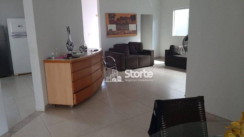Casa, 4 quartos, 280 m² - Foto 1