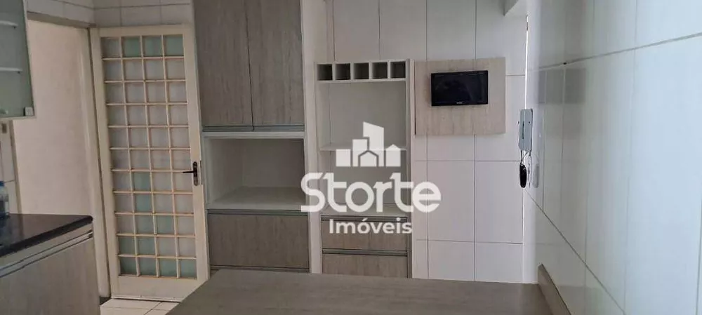 Casa para alugar com 3 quartos, 160m² - Foto 3