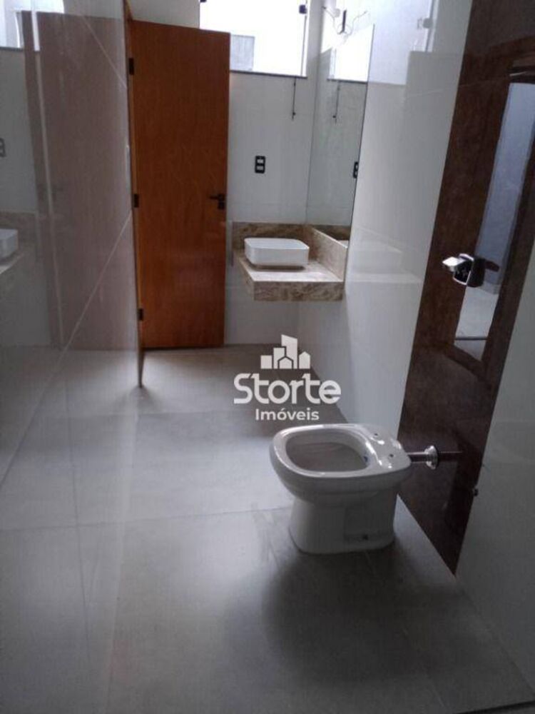 Casa à venda com 3 quartos, 180m² - Foto 4