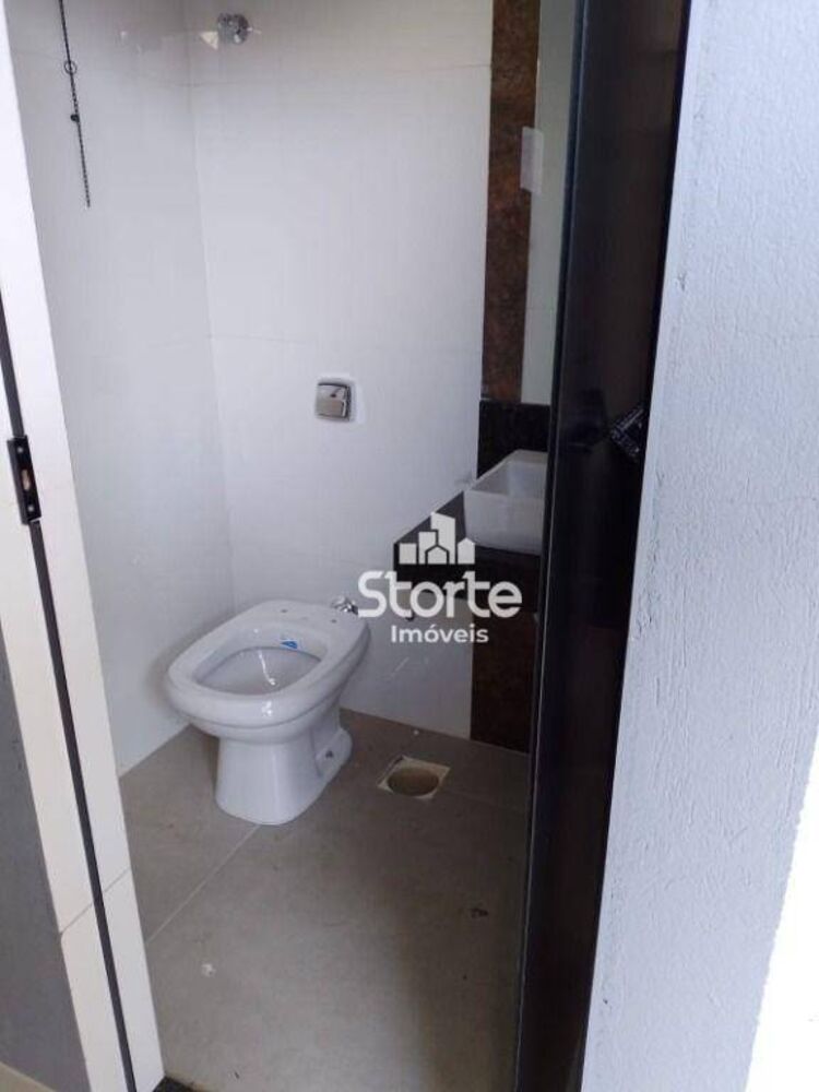 Casa à venda com 3 quartos, 180m² - Foto 3