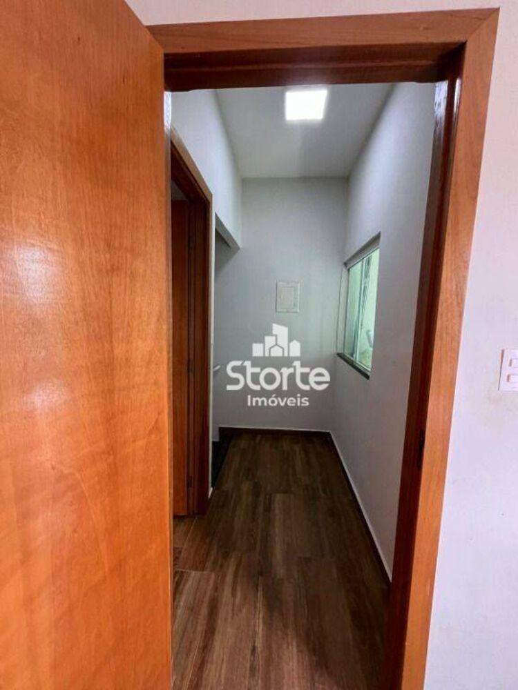 Casa à venda com 2 quartos, 89m² - Foto 3