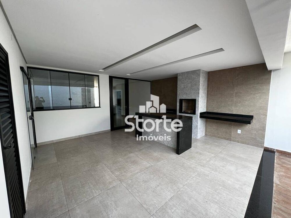 Casa à venda com 3 quartos, 213m² - Foto 3