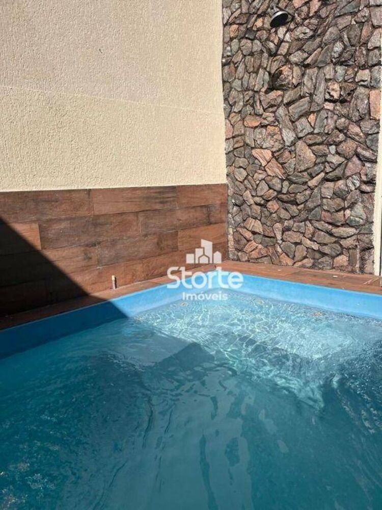 Casa, 3 quartos, 200 m² - Foto 2