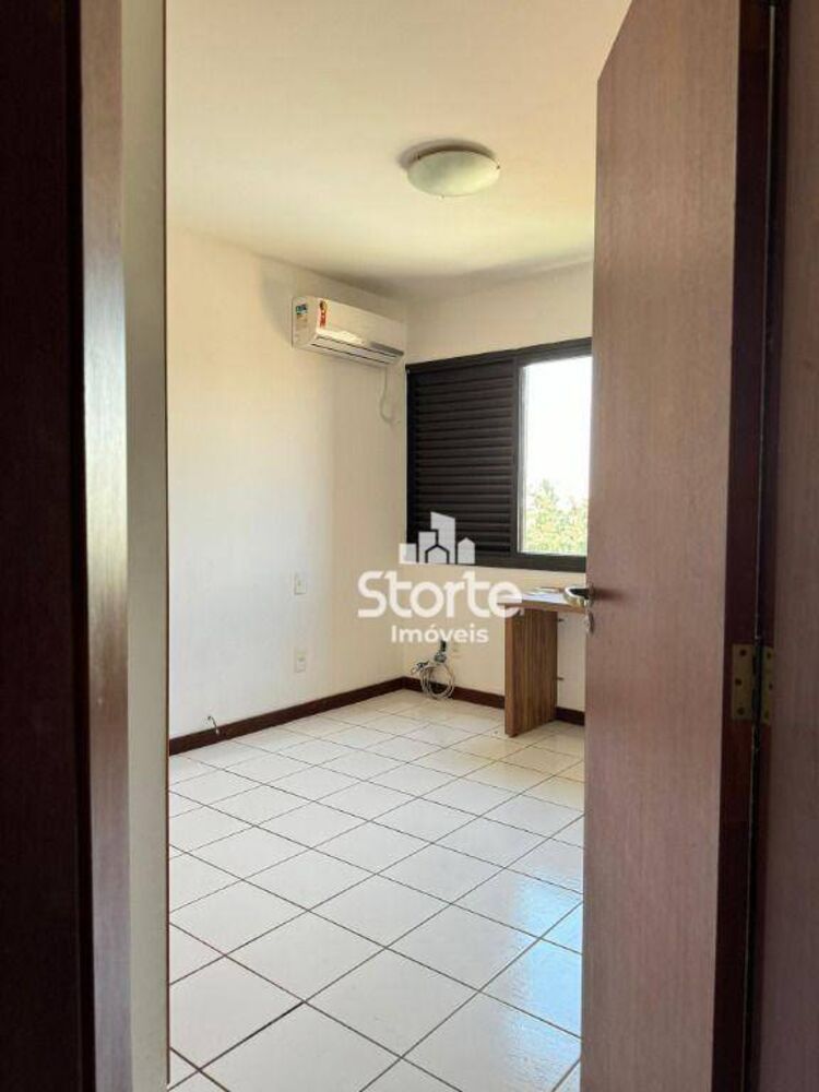 Apartamento, 3 quartos, 220 m² - Foto 2