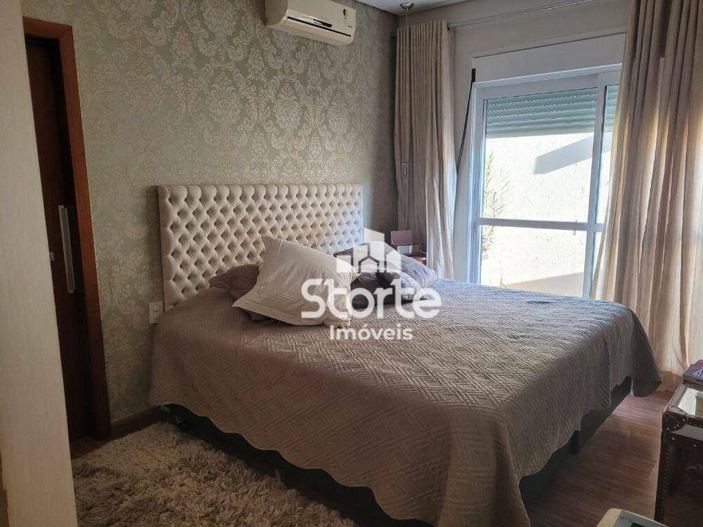Casa, 4 quartos, 225 m² - Foto 11
