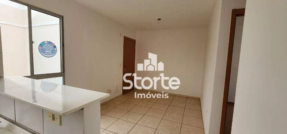 Apartamento à venda com 2 quartos, 42m² - Foto 3