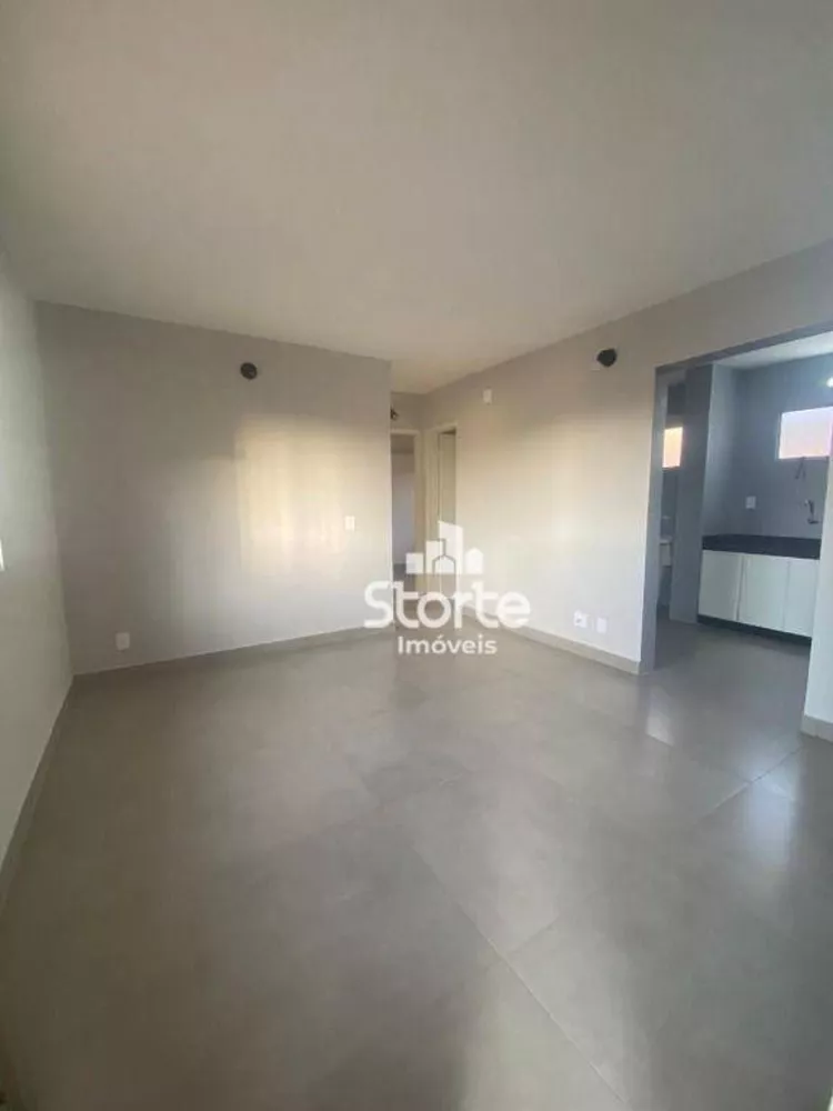 Apartamento à venda com 2 quartos, 46m² - Foto 2