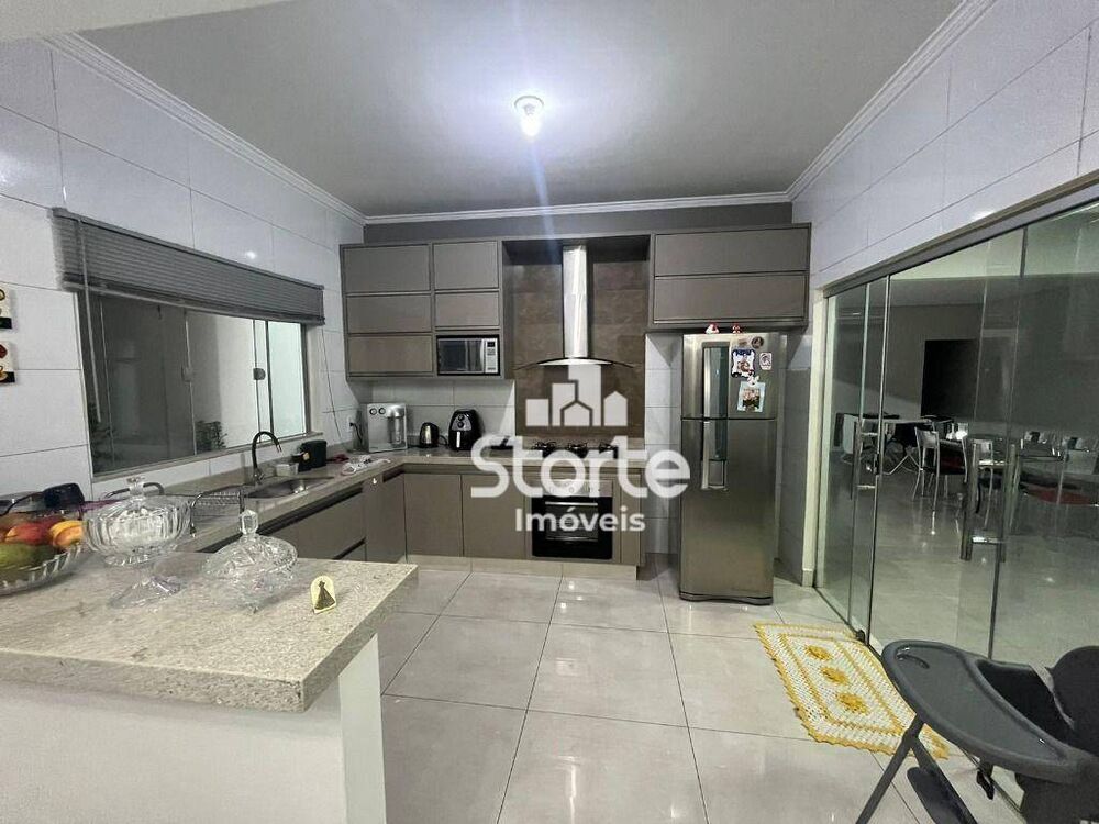 Casa, 3 quartos, 190 m² - Foto 4