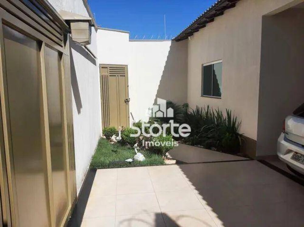 Casa, 3 quartos, 215 m² - Foto 1