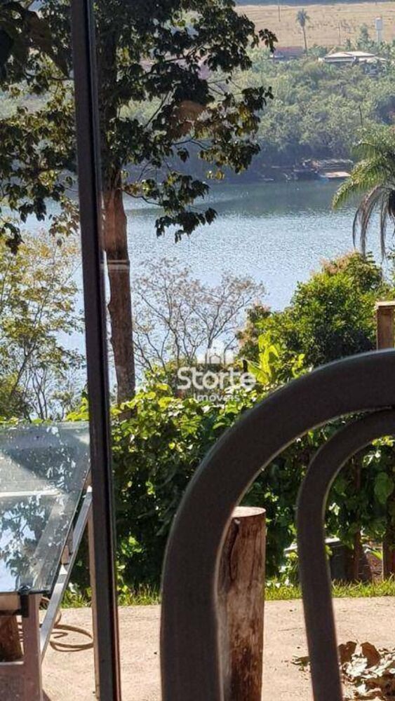 Sítio, 3 quartos, 2700 m² - Foto 1