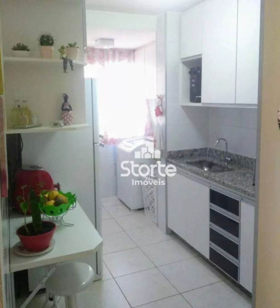 Apartamento à venda com 3 quartos, 73m² - Foto 2