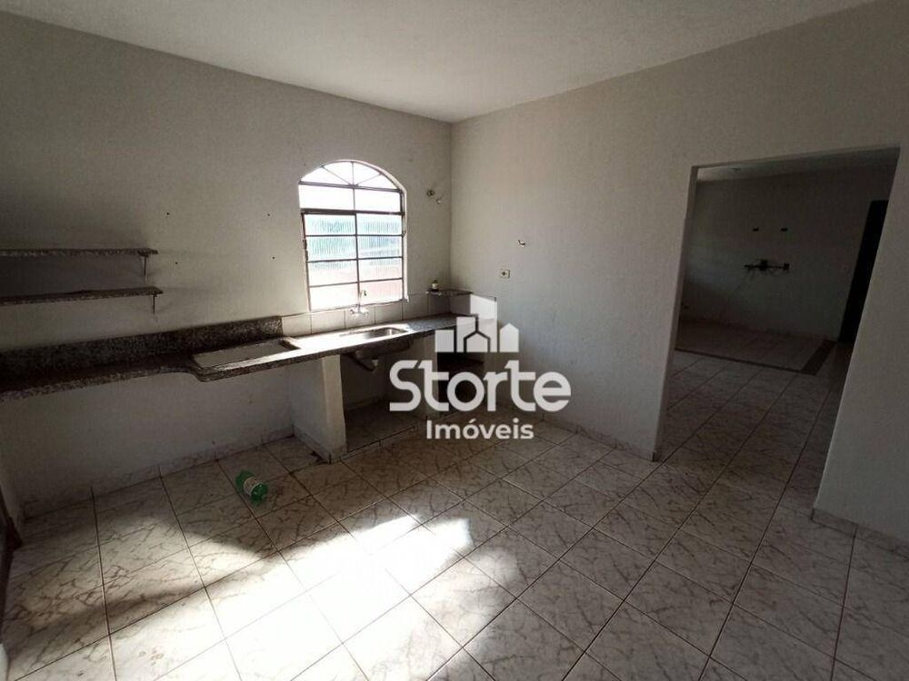 Casa, 3 quartos, 230 m² - Foto 3