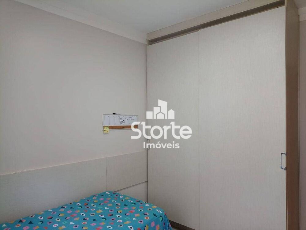 Casa, 3 quartos, 196 m² - Foto 1