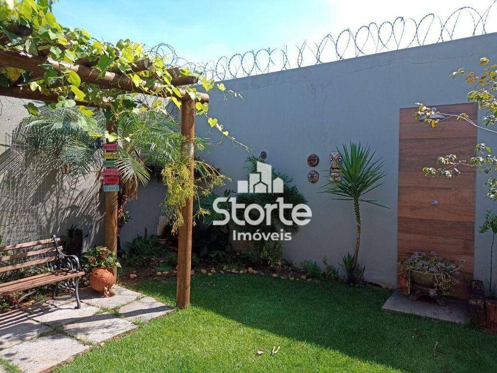 Casa, 3 quartos, 196 m² - Foto 4