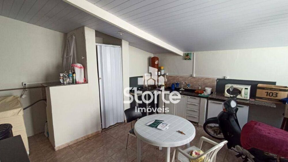Casa, 2 quartos, 200 m² - Foto 2