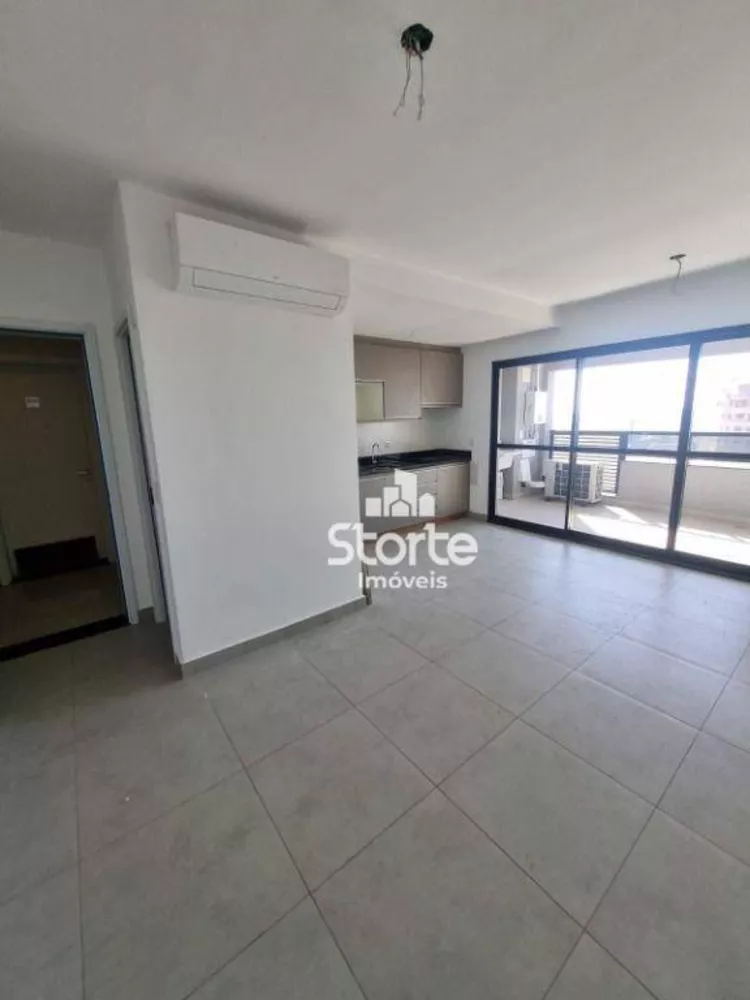 Apartamento para alugar com 3 quartos, 81m² - Foto 2