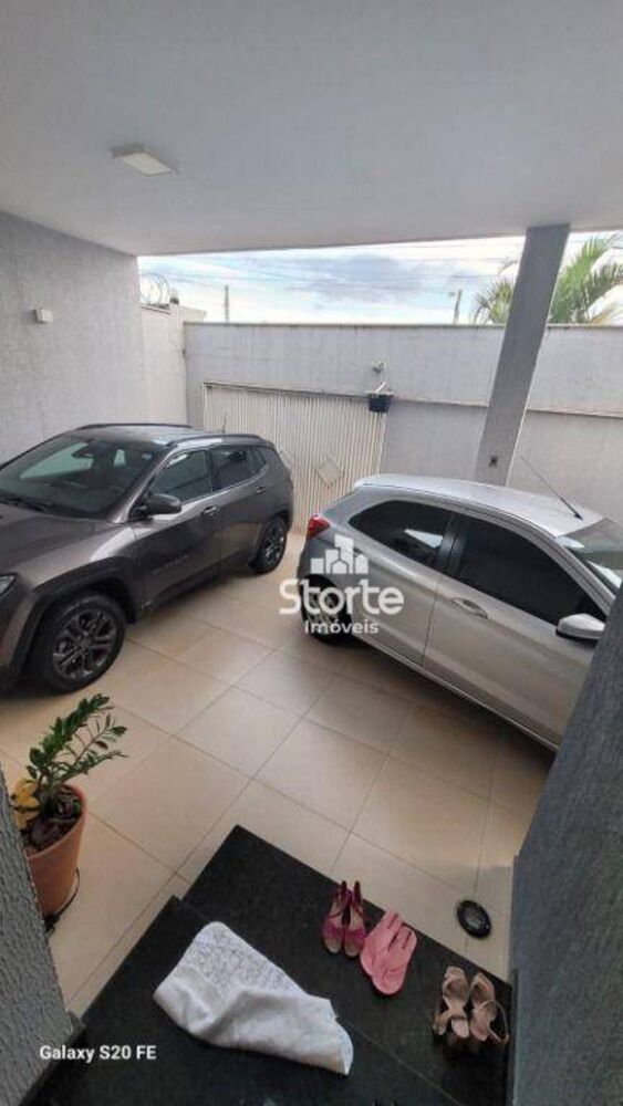 Casa, 4 quartos, 210 m² - Foto 1