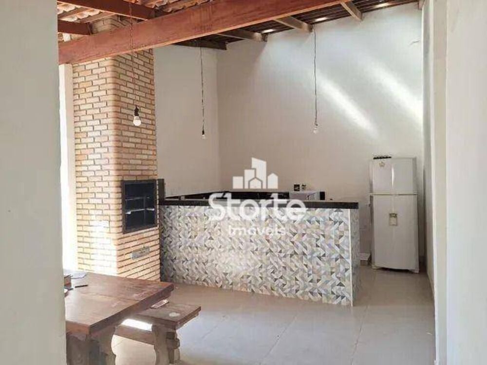 Casa, 3 quartos, 220 m² - Foto 3