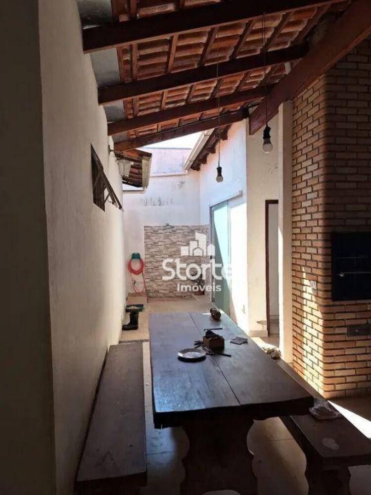 Casa, 3 quartos, 220 m² - Foto 2