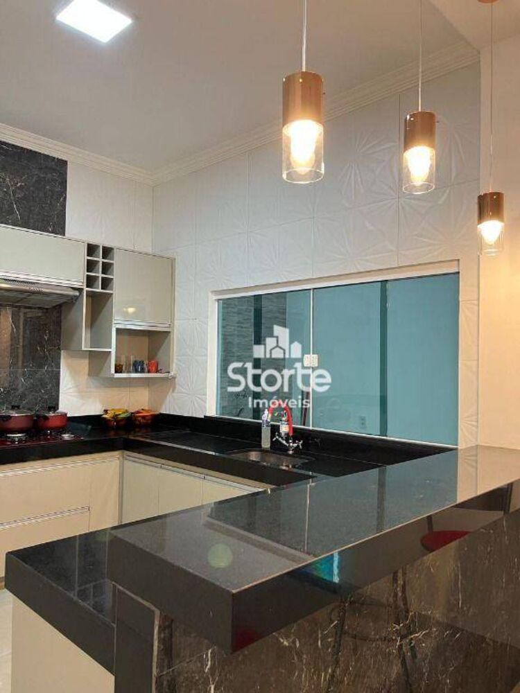 Casa, 3 quartos, 250 m² - Foto 4