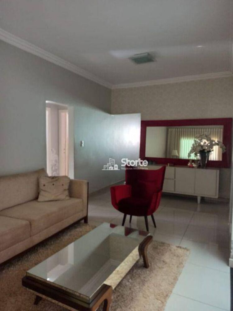 Casa, 3 quartos, 208 m² - Foto 2