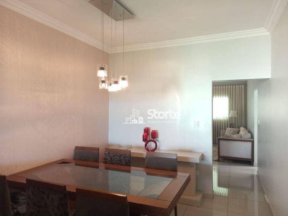 Casa, 3 quartos, 208 m² - Foto 4