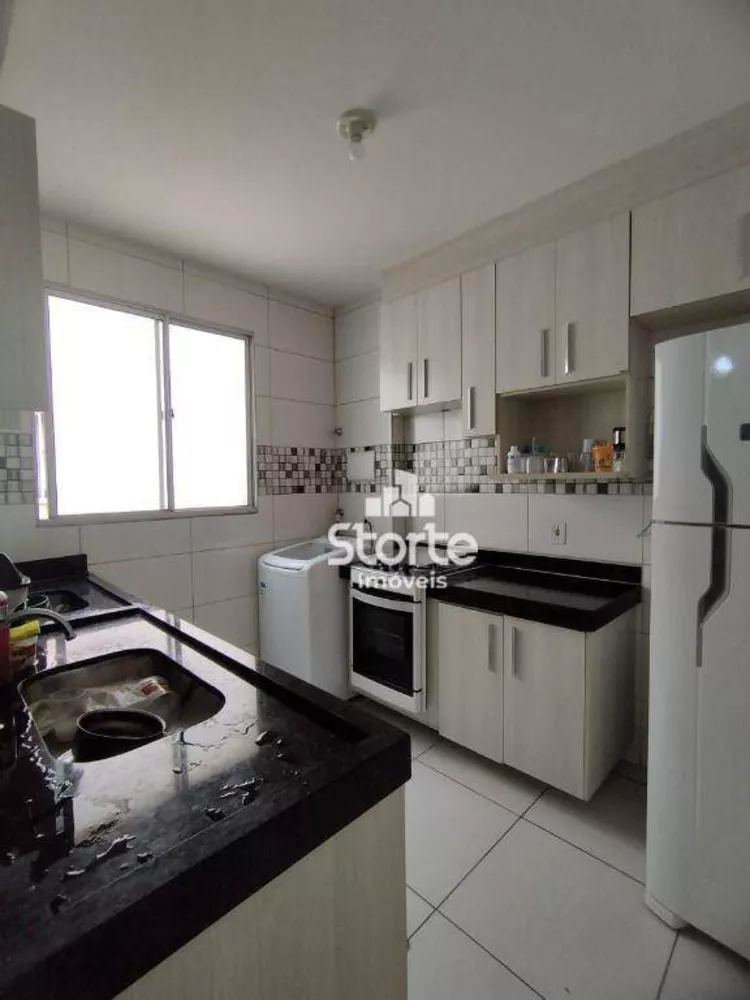 Apartamento à venda com 2 quartos, 45m² - Foto 1