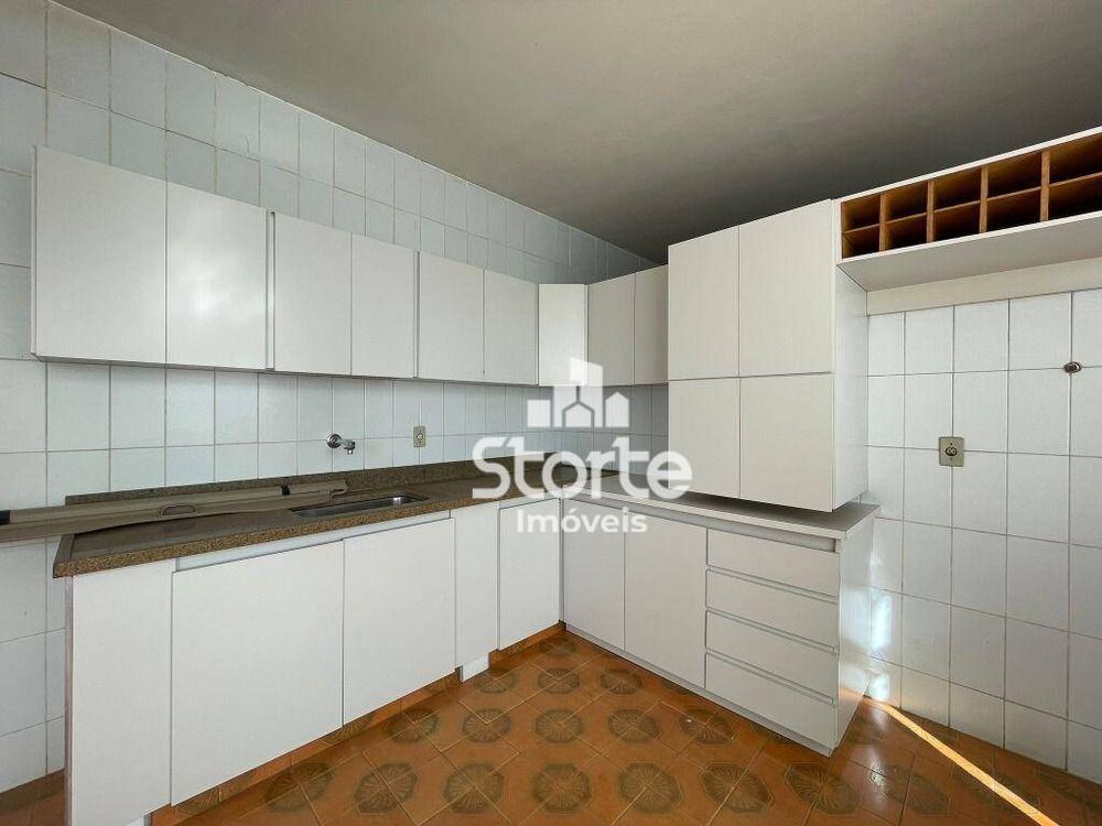 Apartamento à venda com 4 quartos, 186m² - Foto 3