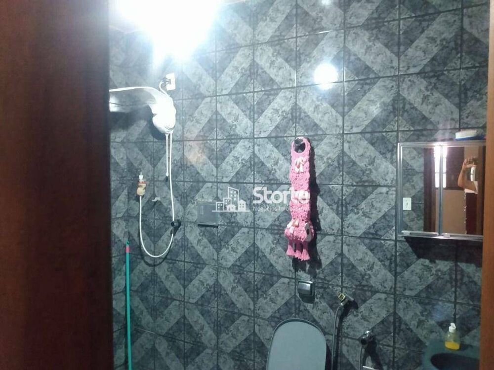 Casa, 4 quartos, 200 m² - Foto 1