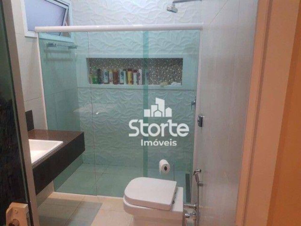 Casa, 3 quartos, 242 m² - Foto 2