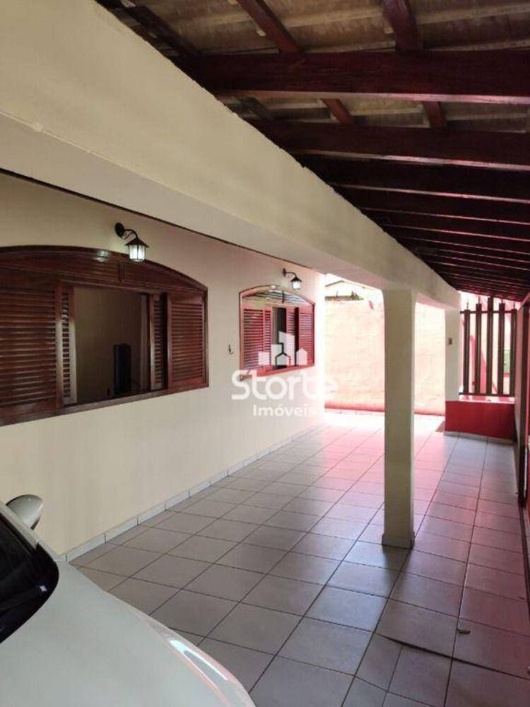 Casa à venda com 3 quartos, 241m² - Foto 8