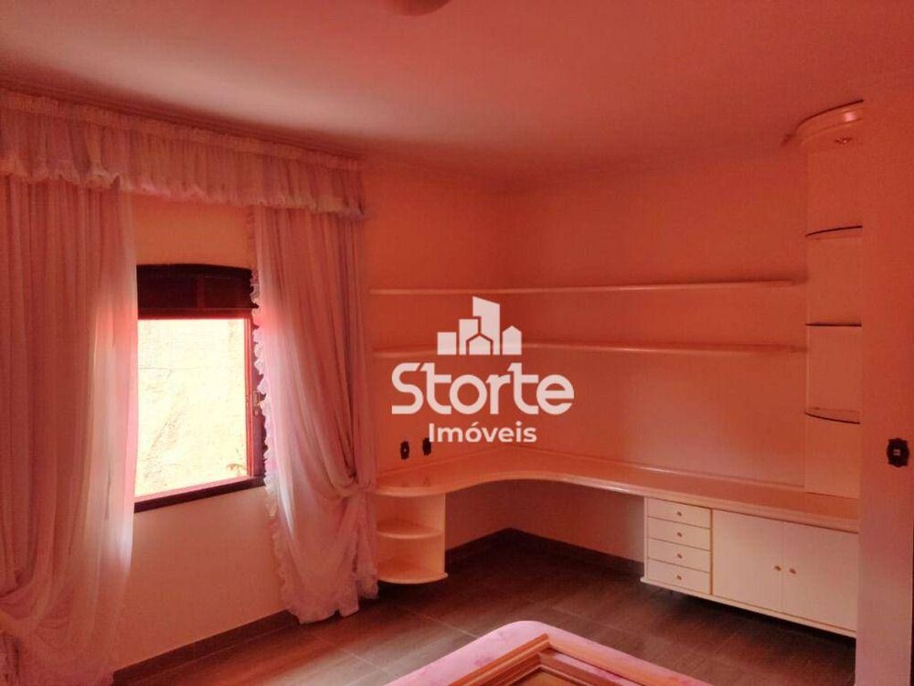Casa, 3 quartos, 241 m² - Foto 13