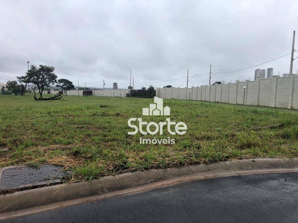 Loteamento e Condomínio, 736 m² - Foto 2