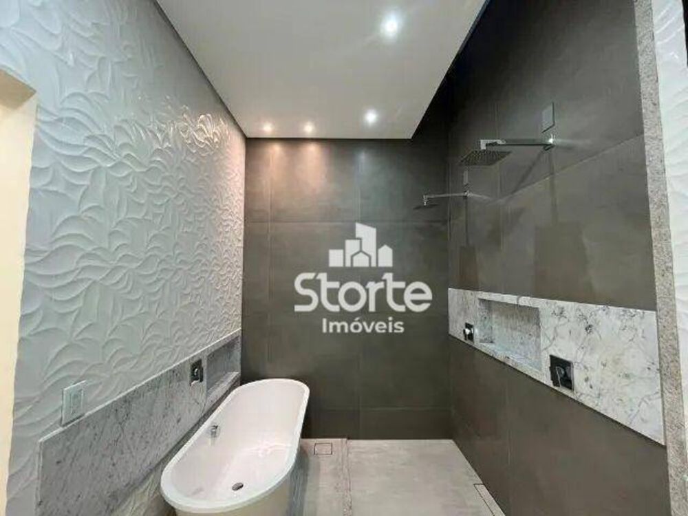 Casa, 3 quartos, 438 m² - Foto 1