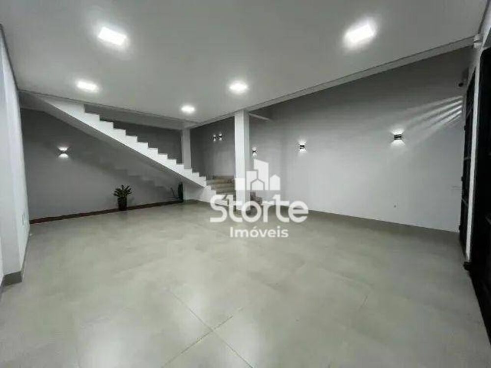 Casa, 3 quartos, 438 m² - Foto 3