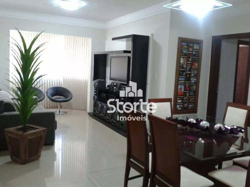 Apartamento para alugar com 3 quartos, 93m² - Foto 1