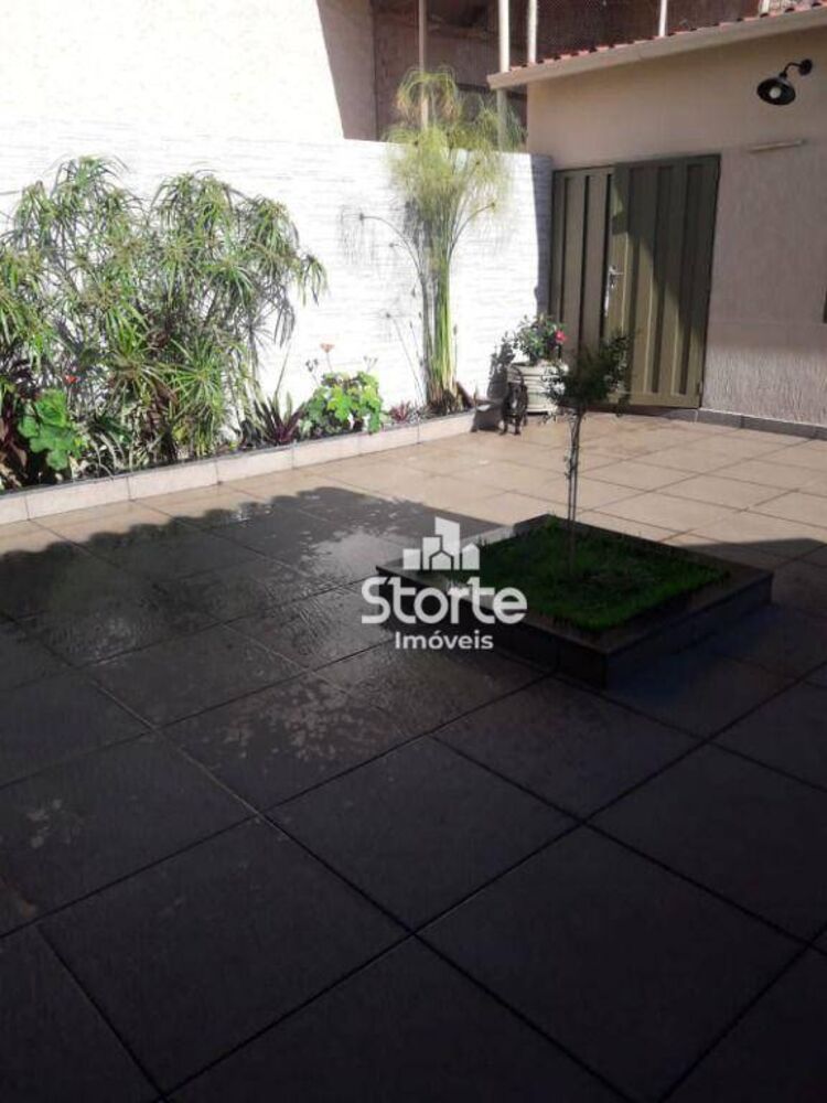 Casa, 3 quartos, 204 m² - Foto 3