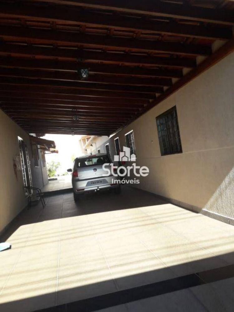 Casa, 3 quartos, 204 m² - Foto 2