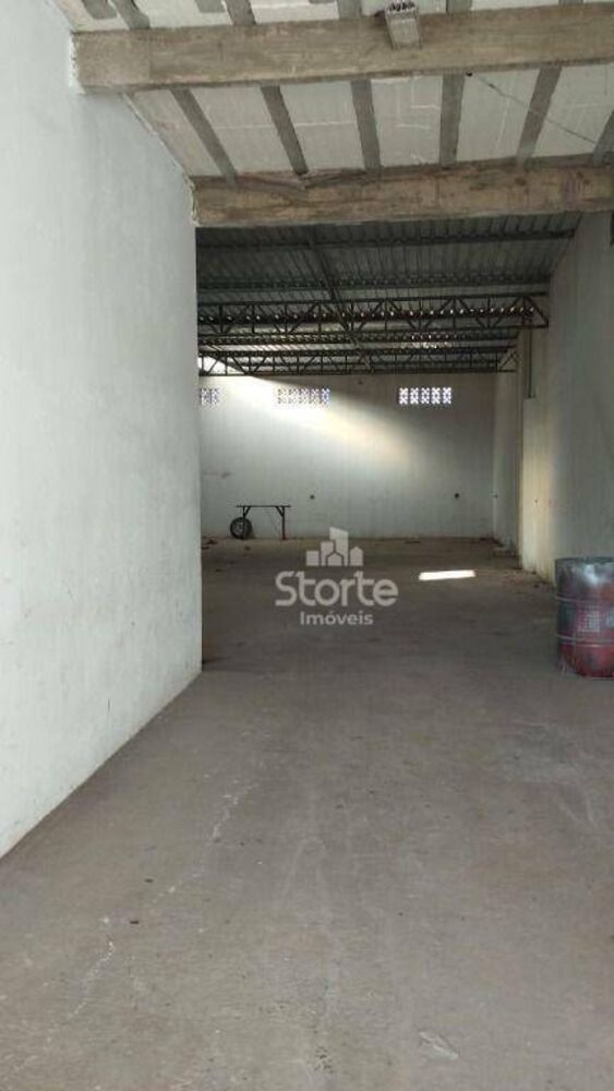 Depósito-Galpão, 240 m² - Foto 1