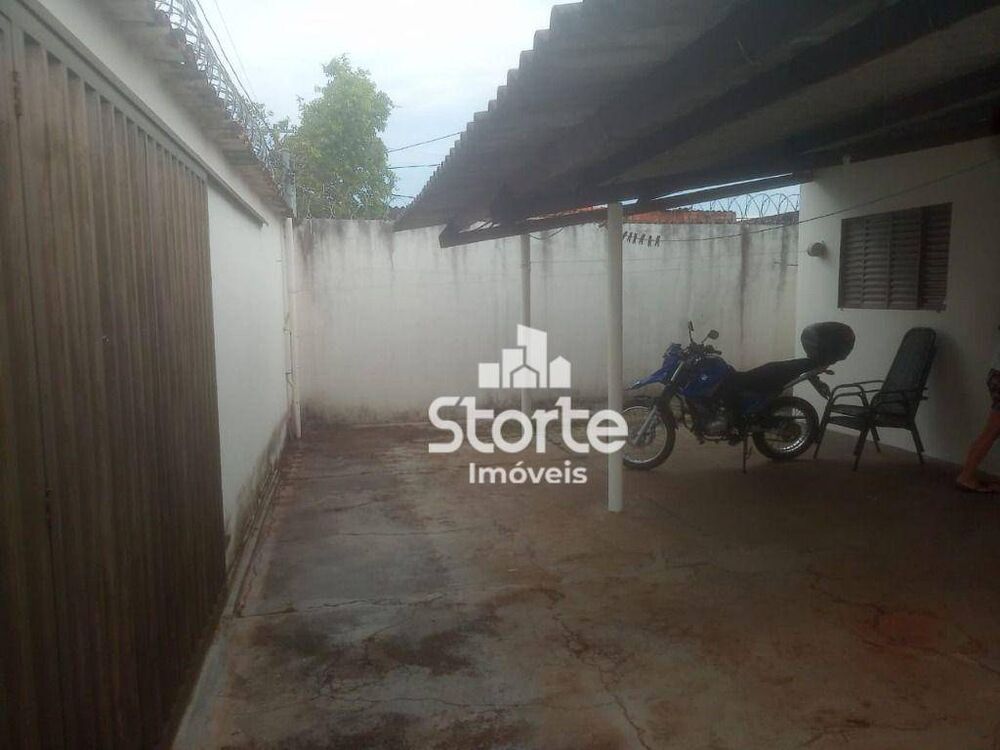 Casa à venda com 4 quartos, 130m² - Foto 4