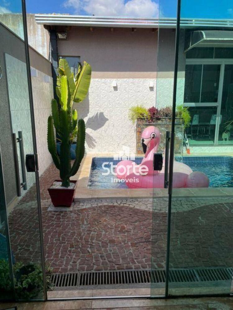 Casa, 4 quartos, 154 m² - Foto 1