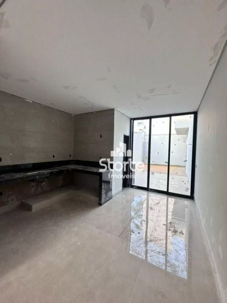 Casa à venda com 3 quartos, 167m² - Foto 3