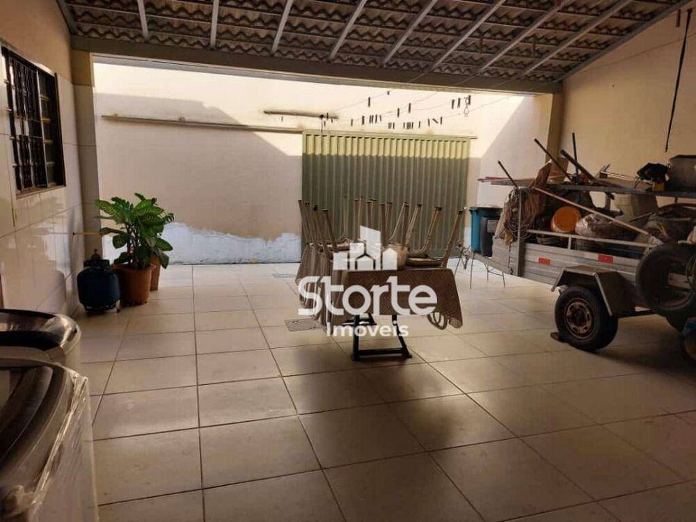 Casa, 5 quartos, 225 m² - Foto 4