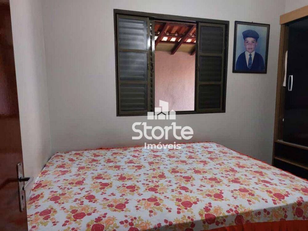 Casa, 5 quartos, 225 m² - Foto 1
