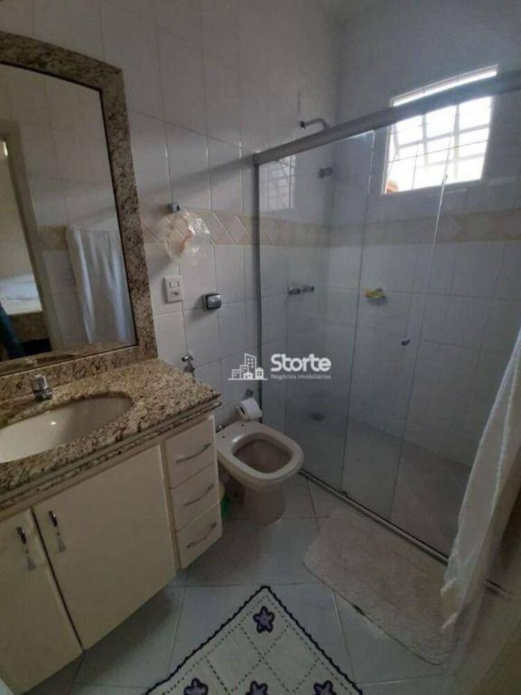 Casa à venda com 4 quartos, 235m² - Foto 4